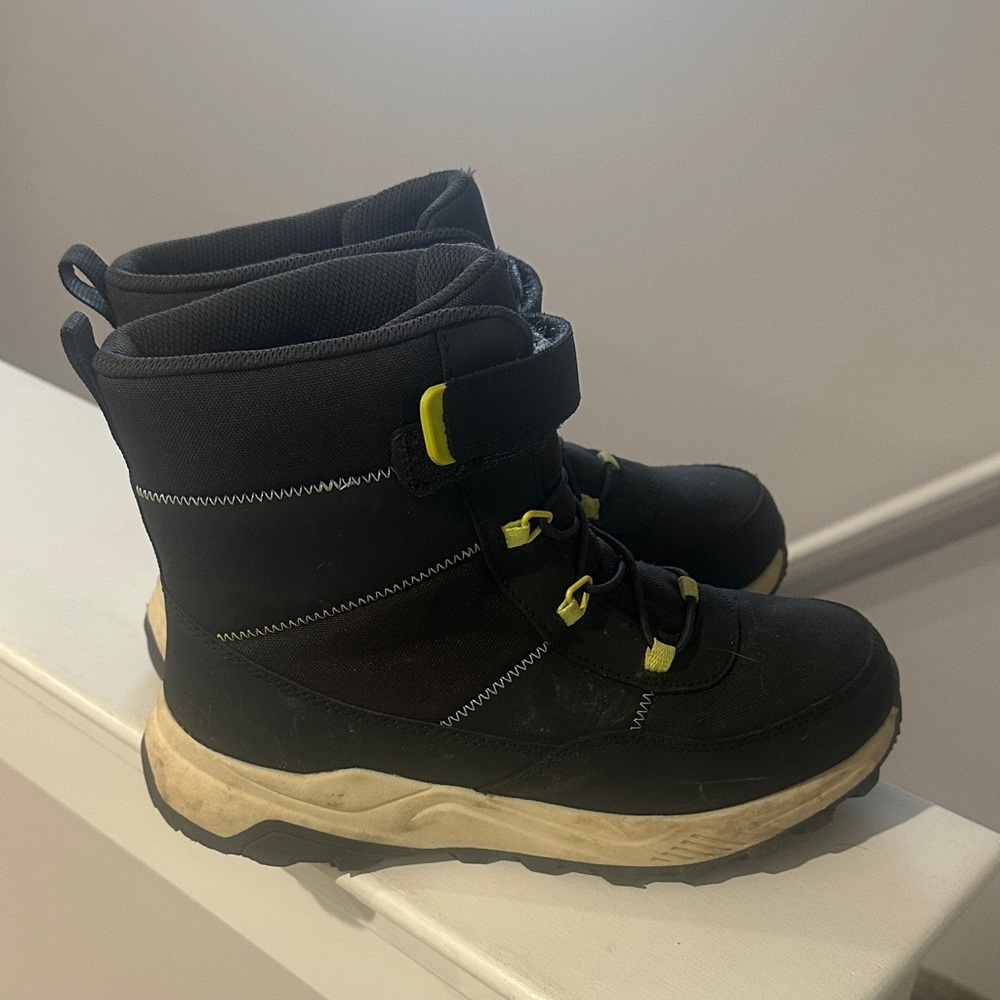 Kids Totes Black and Green Boots size 5